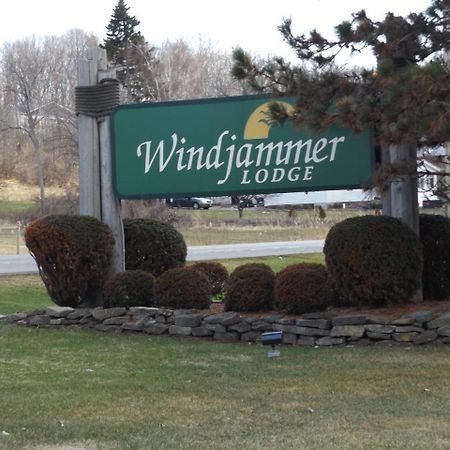 Windjammer Lodge Ogdensburg Bagian luar foto