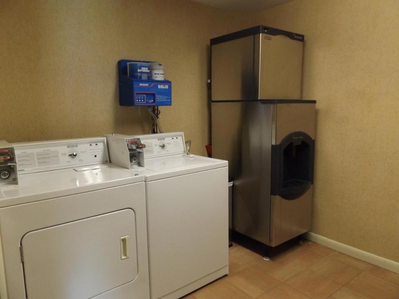 Windjammer Lodge Ogdensburg Bagian luar foto