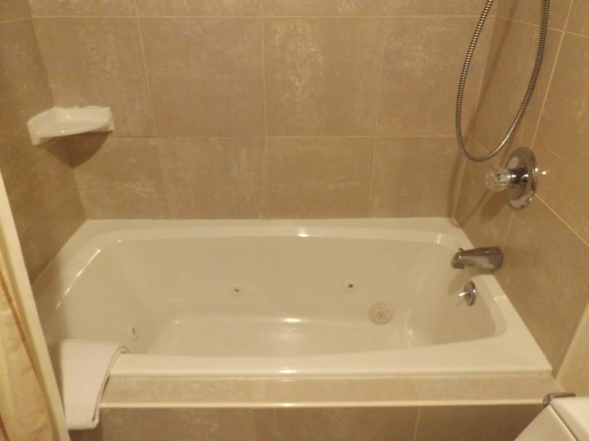 Windjammer Lodge Ogdensburg Bagian luar foto